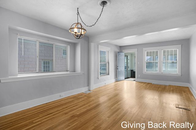 1227 Joosten Street SW, Wyoming, MI 49509