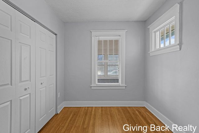 1227 Joosten Street SW, Wyoming, MI 49509