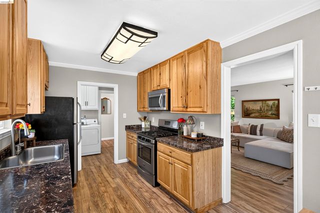 2001 Boynton Ave, Martinez, CA 94553