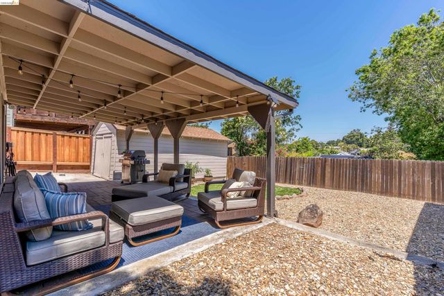 2001 Boynton Ave, Martinez, CA 94553