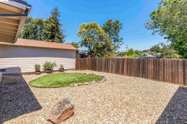 2001 Boynton Ave, Martinez, CA 94553