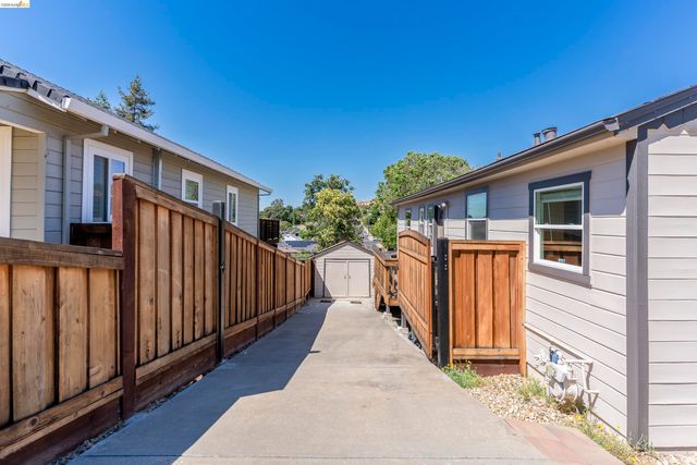 2001 Boynton Ave, Martinez, CA 94553