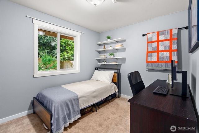 11837 Venice Loop NE, Bainbridge Island, WA 98110