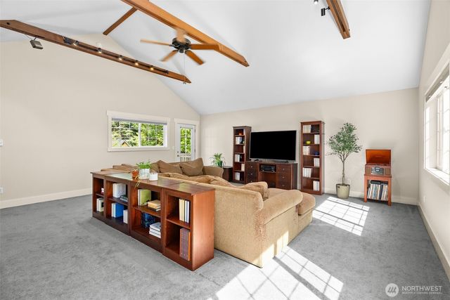 11837 Venice Loop NE, Bainbridge Island, WA 98110