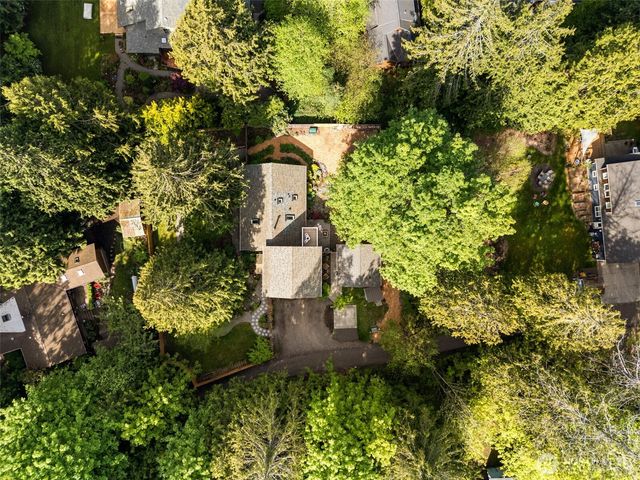 11837 Venice Loop NE, Bainbridge Island, WA 98110