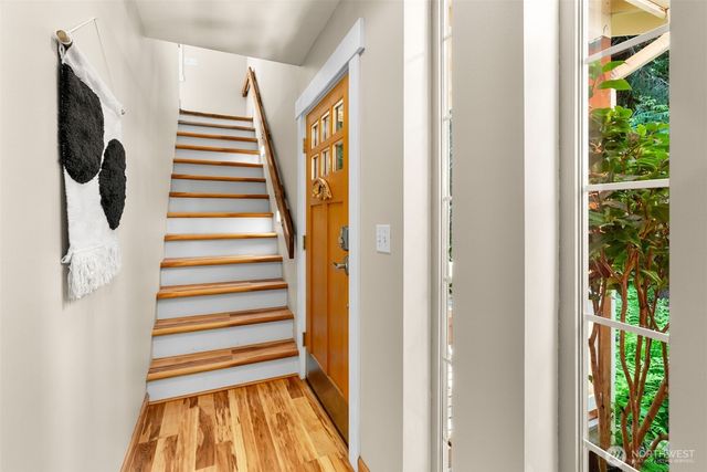 11837 Venice Loop NE, Bainbridge Island, WA 98110