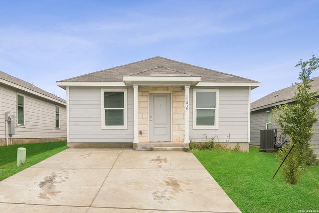 11838 FLYING ACES RD, Von Ormy, TX 78073