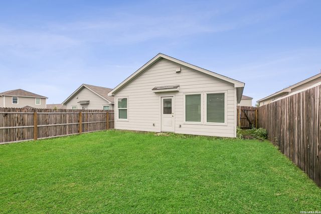 11838 FLYING ACES RD, Von Ormy, TX 78073