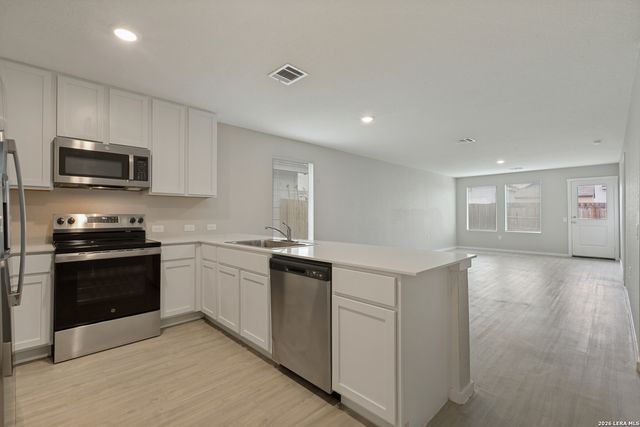 11838 FLYING ACES RD, Von Ormy, TX 78073