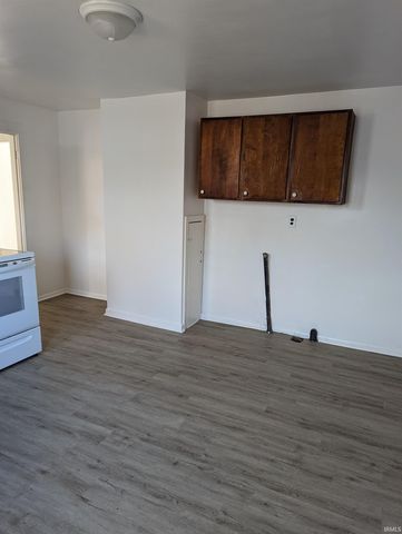 1309 N Fourth Avenue, Evansville, IN 47714