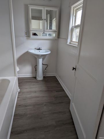 1309 N Fourth Avenue, Evansville, IN 47714