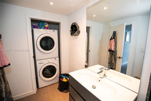 600 NE 36th St PH3, Miami, FL 33137