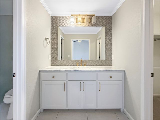 27 La Quinta Court, Rogers, AR 72758