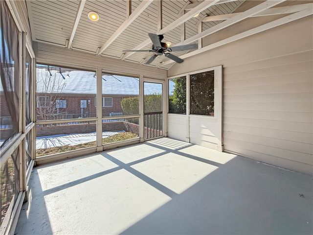 27 La Quinta Court, Rogers, AR 72758