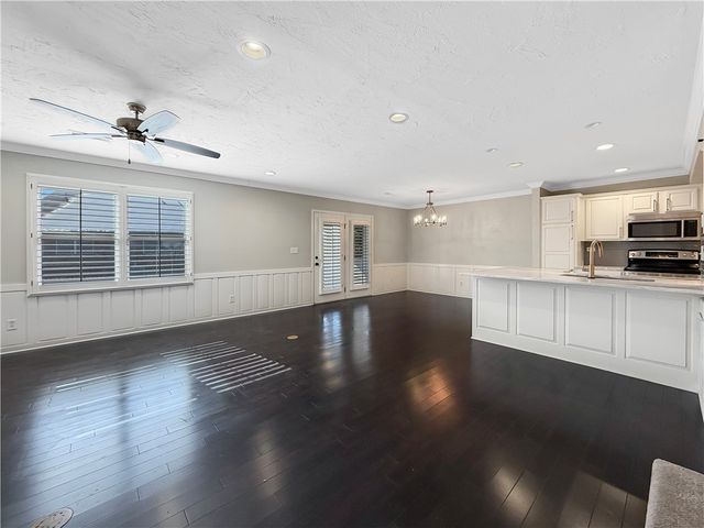 27 La Quinta Court, Rogers, AR 72758