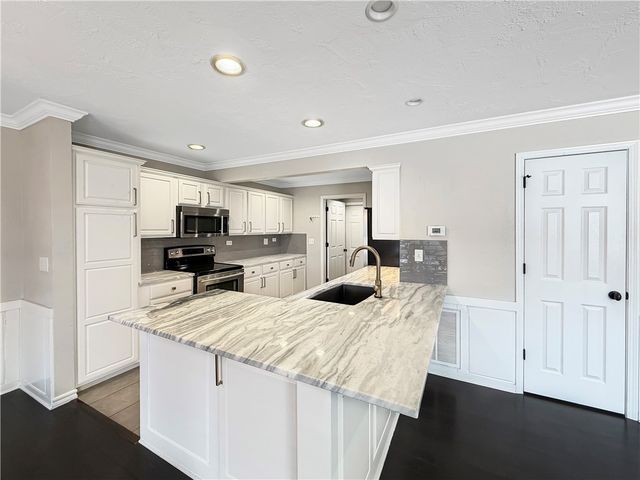 27 La Quinta Court, Rogers, AR 72758