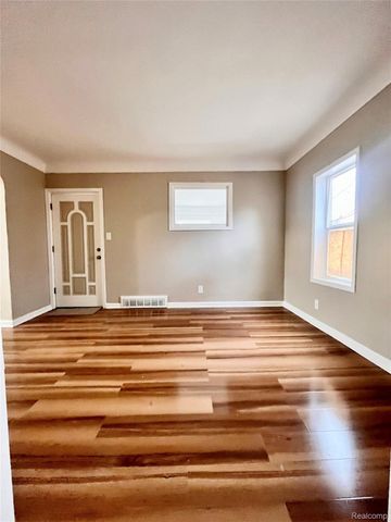 2410 Corunna Road, Flint, MI 48503