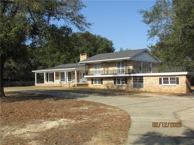 7425 Pake Road, Saraland, AL 36571