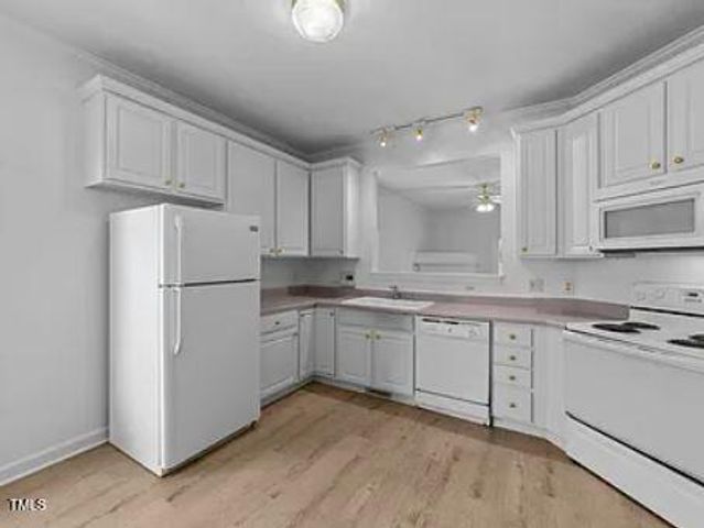 1928 Castle Pines Drive, Raleigh, NC 27604