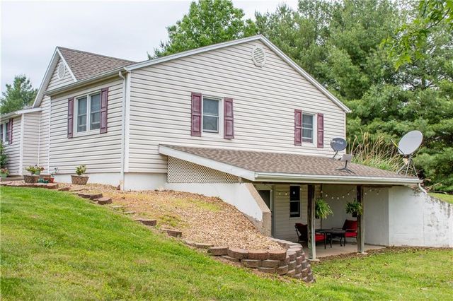 13077 Burns School Road, Higginsville, MO 64037