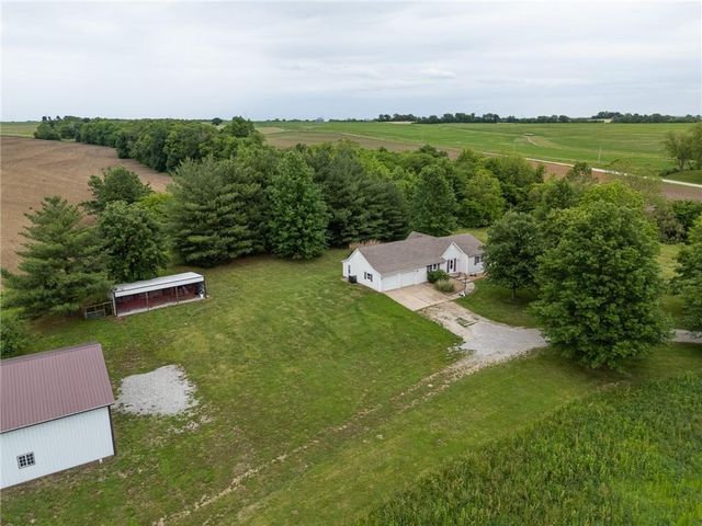 13077 Burns School Road, Higginsville, MO 64037
