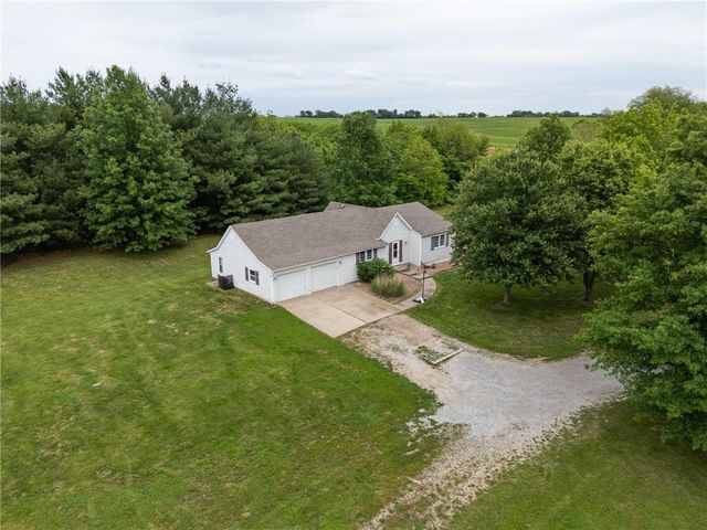 13077 Burns School Road, Higginsville, MO 64037