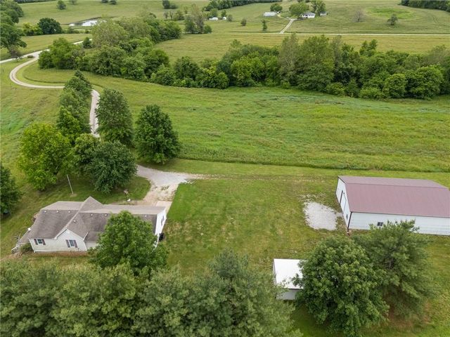 13077 Burns School Road, Higginsville, MO 64037