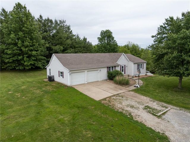 13077 Burns School Road, Higginsville, MO 64037