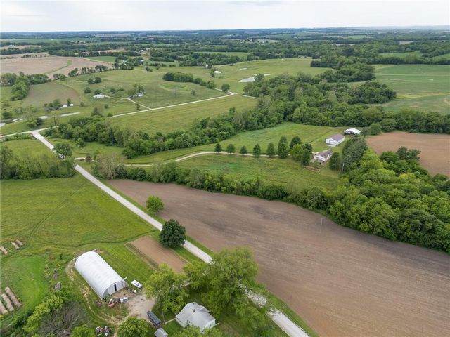 13077 Burns School Road, Higginsville, MO 64037