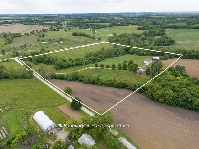 13077 Burns School Road, Higginsville, MO 64037