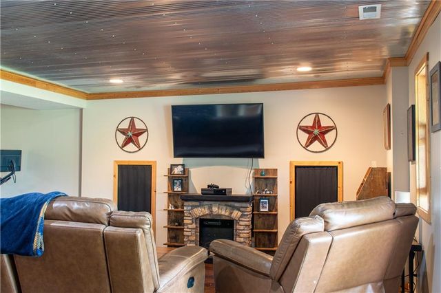 13077 Burns School Road, Higginsville, MO 64037