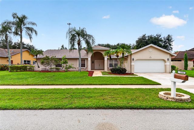 19960 NW 2nd Street, Pembroke Pines, FL 33029