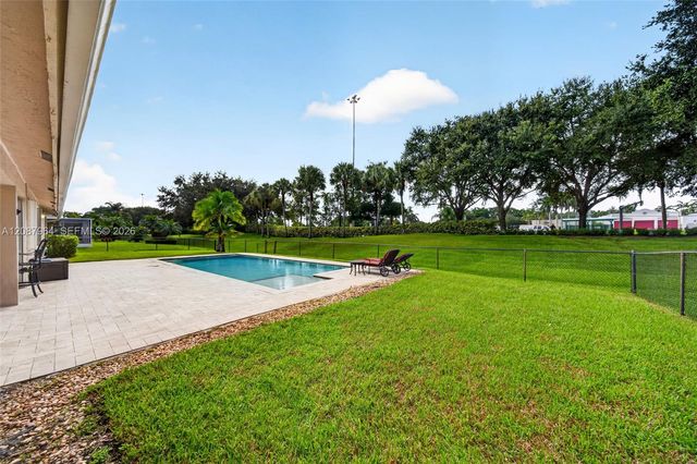 19960 NW 2nd Street, Pembroke Pines, FL 33029