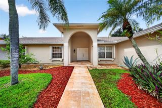 19960 NW 2nd Street, Pembroke Pines, FL 33029
