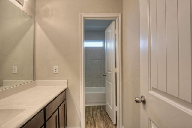 9517 Yellow Rose Drive, Texas City, TX 77591