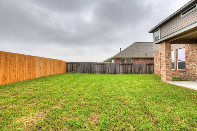 9517 Yellow Rose Drive, Texas City, TX 77591