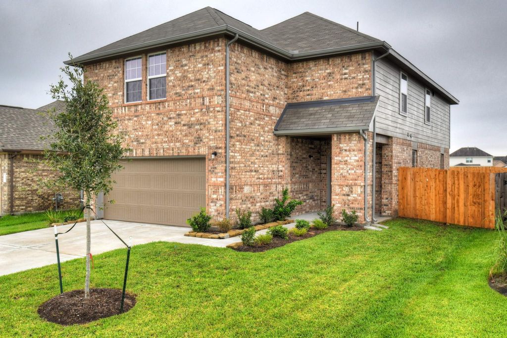 9517 Yellow Rose Drive, Texas City, TX 77591