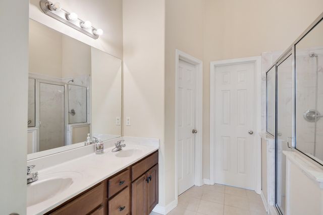185 BEAU TISDALE DR, Oakland, TN 38060