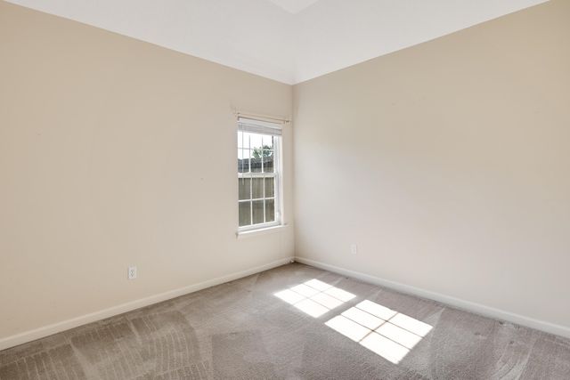 185 BEAU TISDALE DR, Oakland, TN 38060