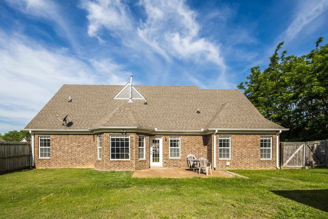 185 BEAU TISDALE DR, Oakland, TN 38060