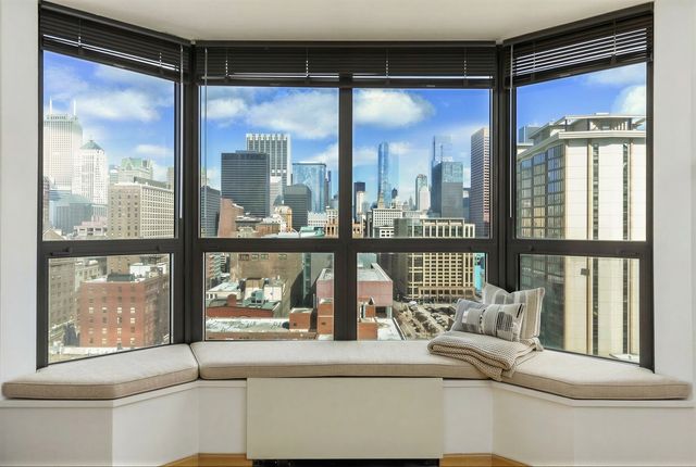 899 S Plymouth Court 2010, Chicago, IL 60605