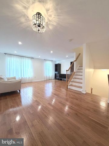 1080 BUCKINGHAM DR, West Deptford, NJ 08086