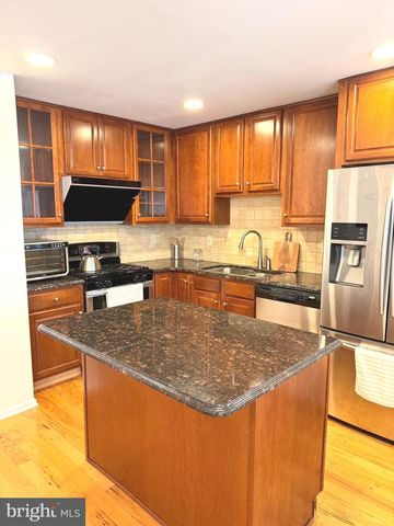 1080 BUCKINGHAM DR, West Deptford, NJ 08086