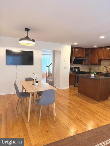 1080 BUCKINGHAM DR, West Deptford, NJ 08086