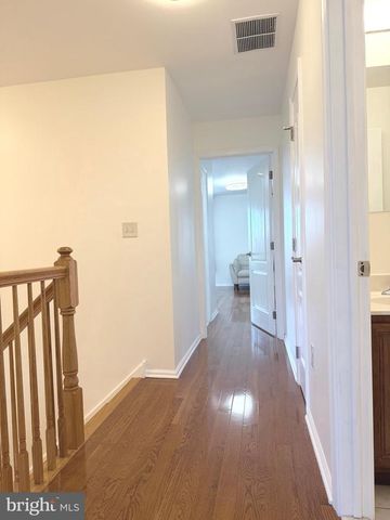 1080 BUCKINGHAM DR, West Deptford, NJ 08086