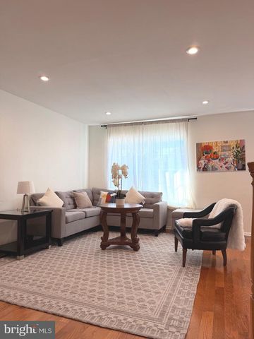 1080 BUCKINGHAM DR, West Deptford, NJ 08086