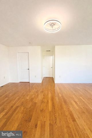 1080 BUCKINGHAM DR, West Deptford, NJ 08086