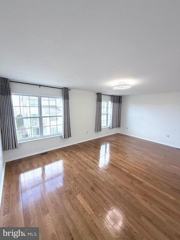 1080 BUCKINGHAM DR, West Deptford, NJ 08086