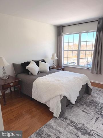 1080 BUCKINGHAM DR, West Deptford, NJ 08086