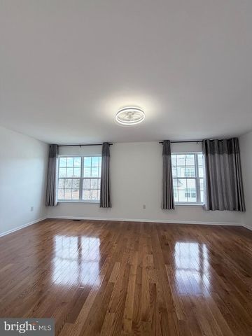 1080 BUCKINGHAM DR, West Deptford, NJ 08086